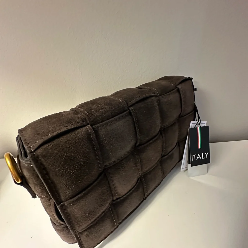 NWT VIOLA CASTELLANI TikTok viral chocolate brown Suede Cassette Crossbody - Picture 2 of 7